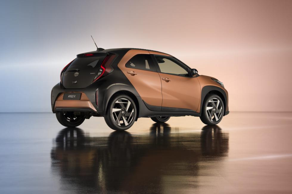 Το Toyota Aygo X ανανεώθηκε και έγινε υβριδικό!